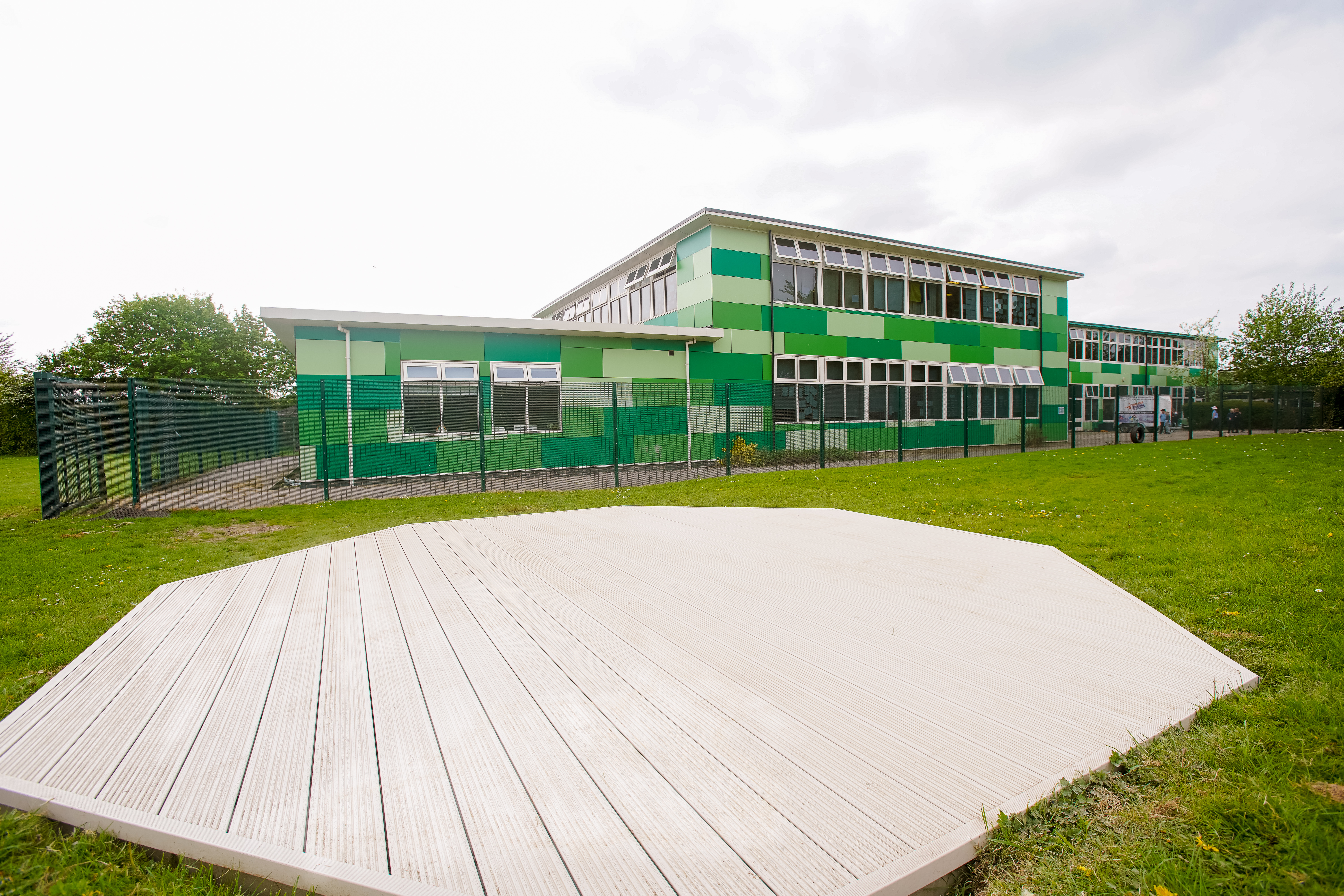 Denby manufacturer Liniar’s generosity makes a difference to Ripley ...